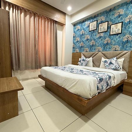 Hotelsuncity Inn 바도다라 외부 사진