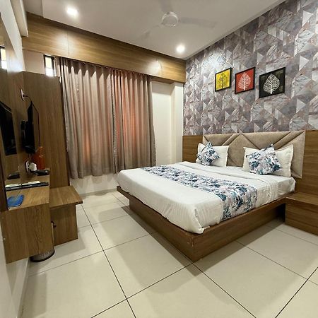 Hotelsuncity Inn 바도다라 외부 사진