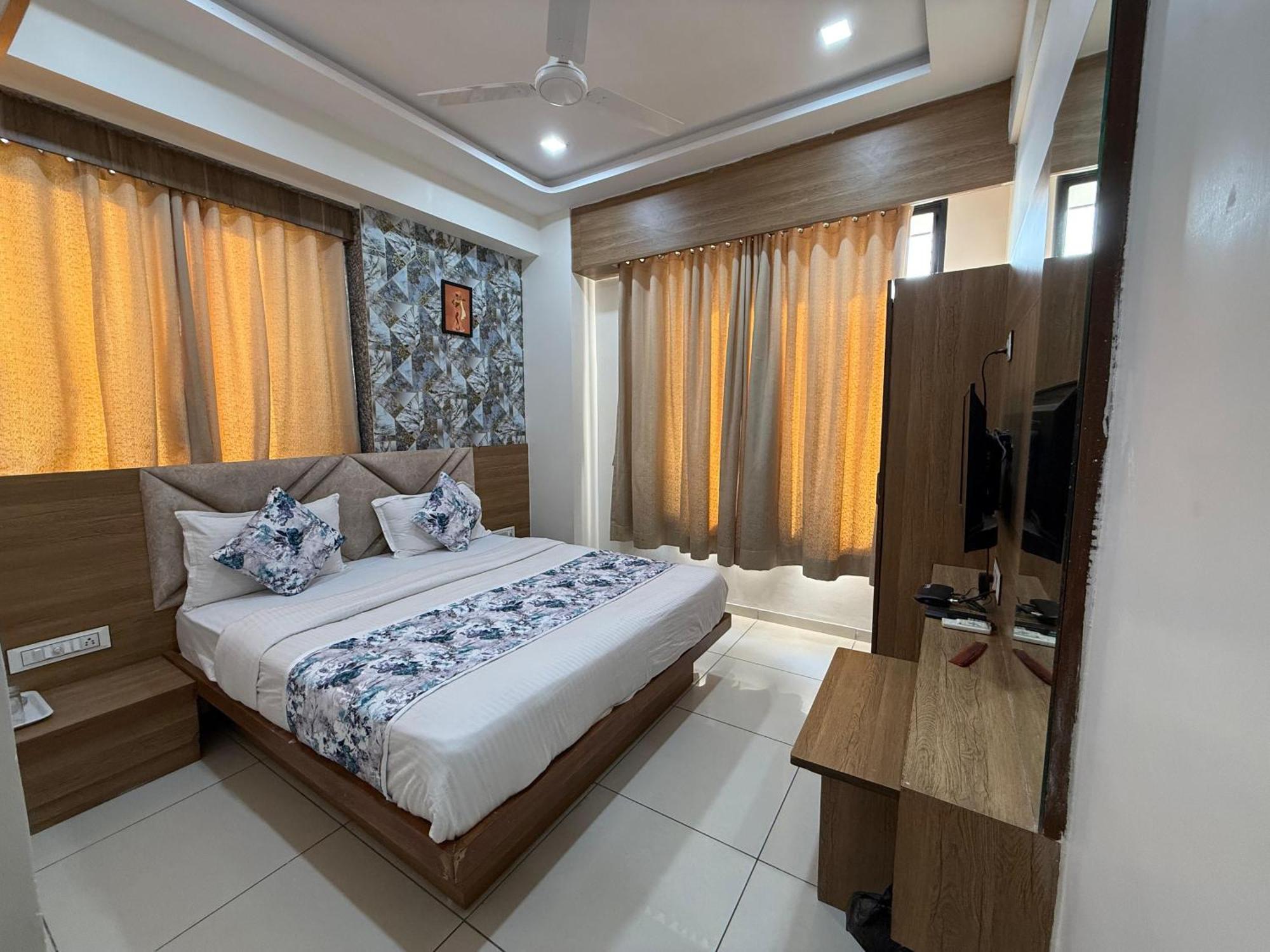 Hotelsuncity Inn 바도다라 외부 사진