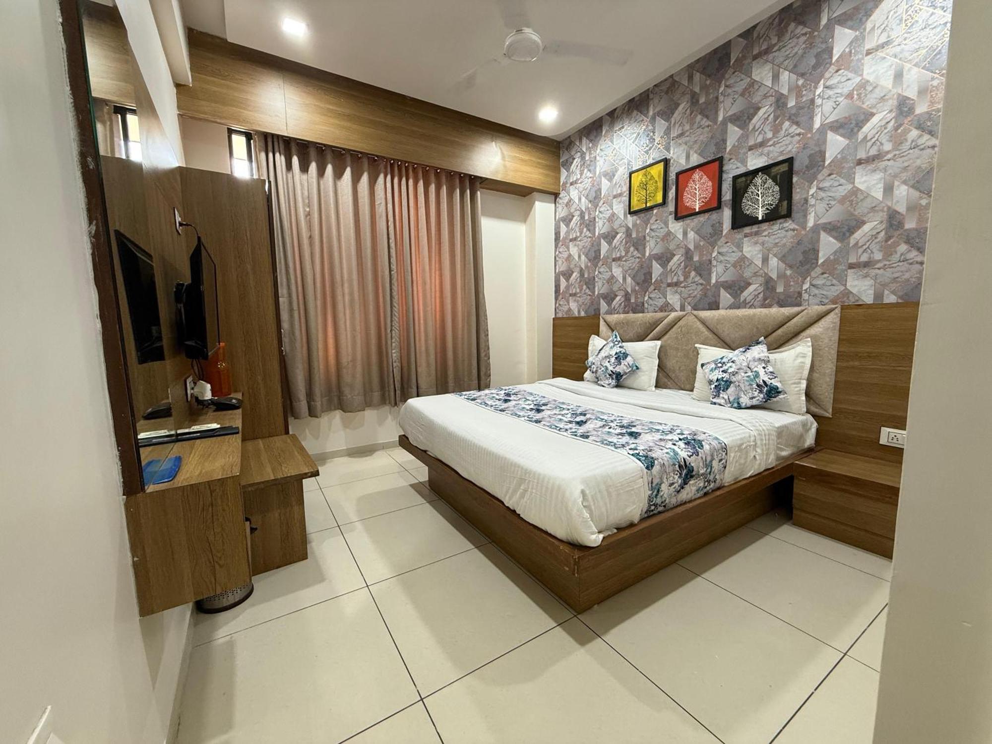 Hotelsuncity Inn 바도다라 외부 사진